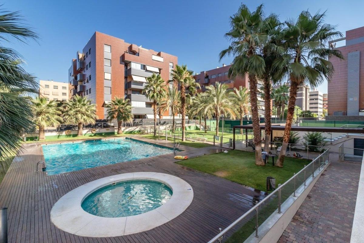 Apartamento Forum-Ciencias Con Piscina, Gym & Parking غرناطة المظهر الخارجي الصورة