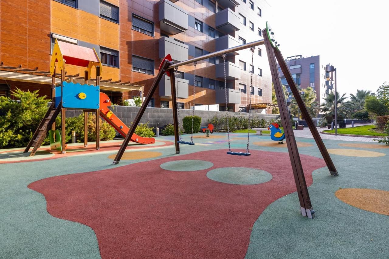 Apartamento Forum-Ciencias Con Piscina, Gym & Parking غرناطة المظهر الخارجي الصورة